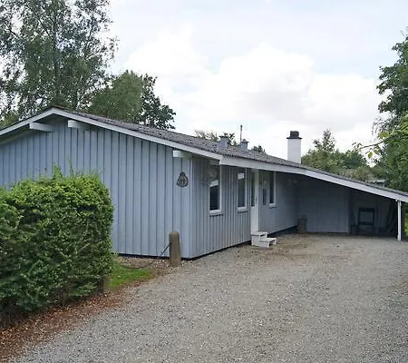 Three-bedroom Holiday In 17 * Hejls
